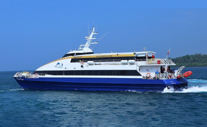 Makruzz Gold ferry